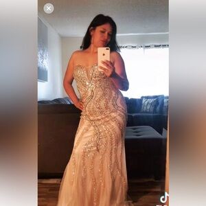 Amelia Cotuture dress size 6 dress for elegant wedding occasion party